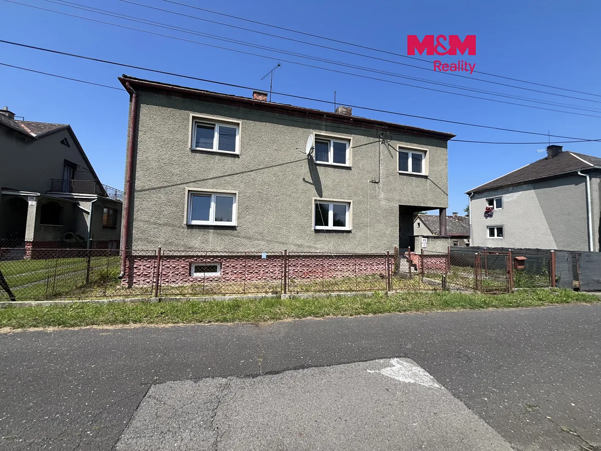 Prodej rodinného domu 204 m², pozemek 704 m²